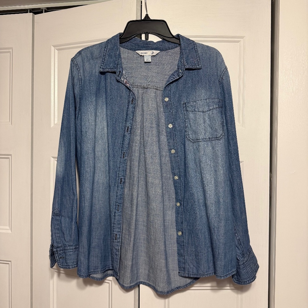 Old Navy Demin Button-up